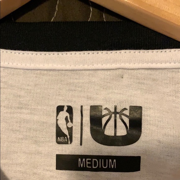 Chicago Bulls T-shirt | NBA - Picture 2 of 5